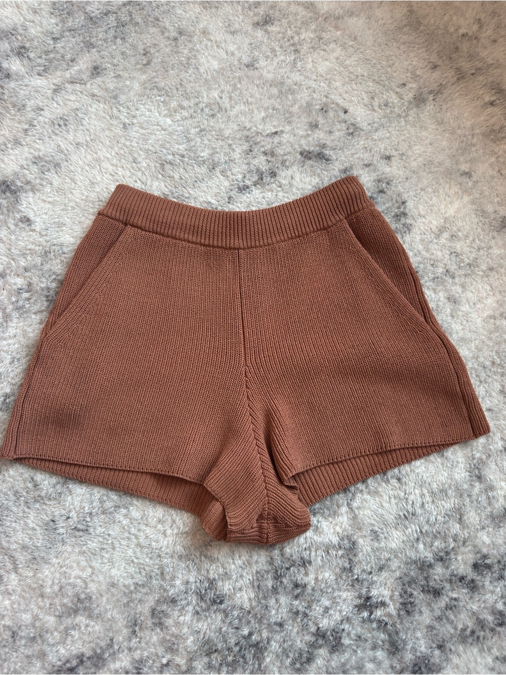 Aritzia Wilfred Ribbed High-Waist Knit Shorts in Rust